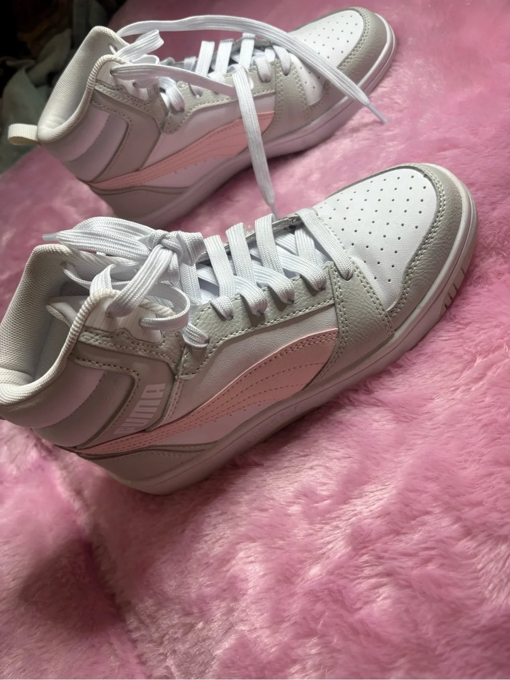 Puma Women's High-Top Sneakers in White and Light Pink